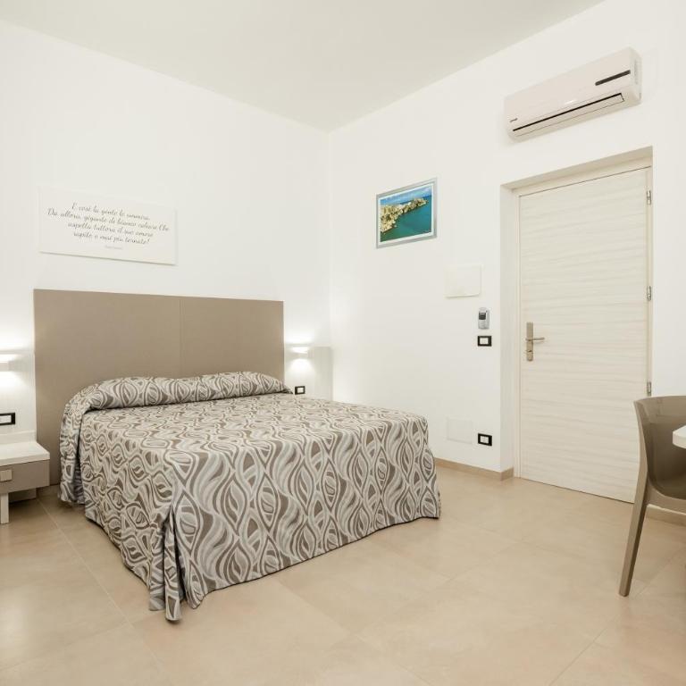 Hotel La Caravella - Camera Matrimoniale Budget - 5