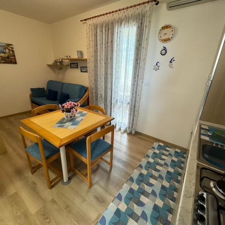 App4rent Residence Gaia 12 - in centro, con piscina, posto auto... - Appartamento con 1 Camera da Letto - 4