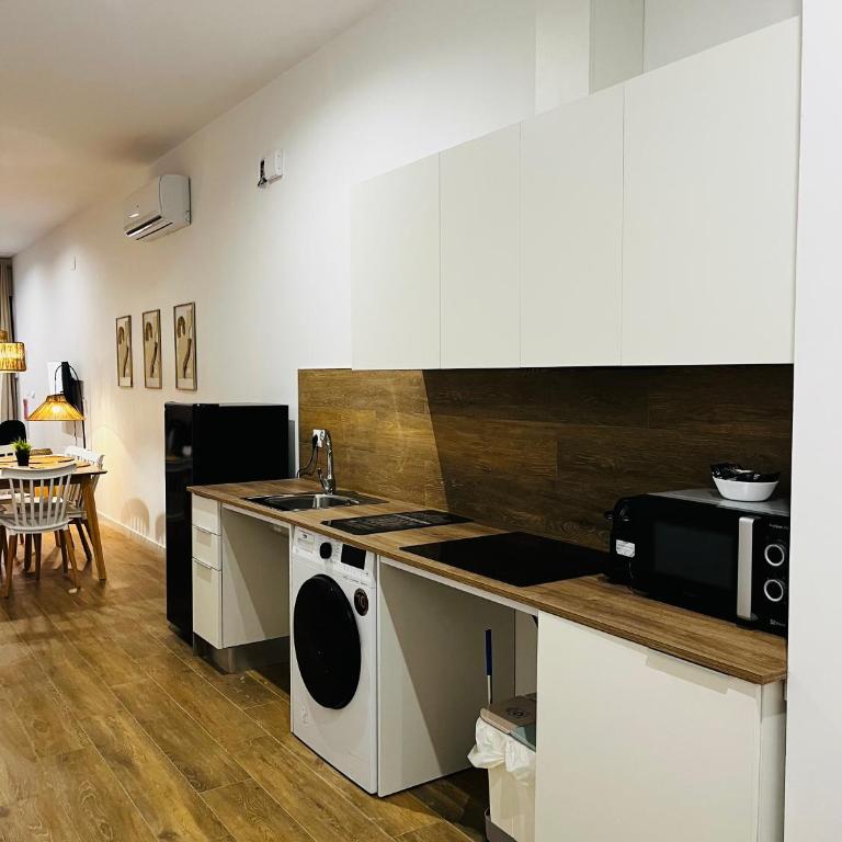 Travel Habitat Mediterranean Suites - Family Studio - 26