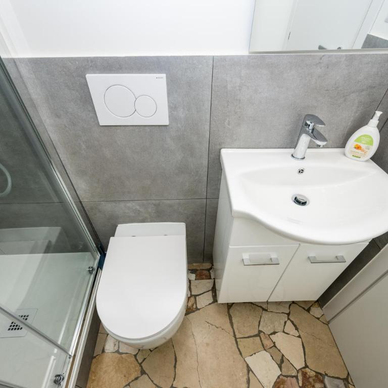 Airguest Pianella Rooms - Camera Matrimoniale con Bagno Privato - 15