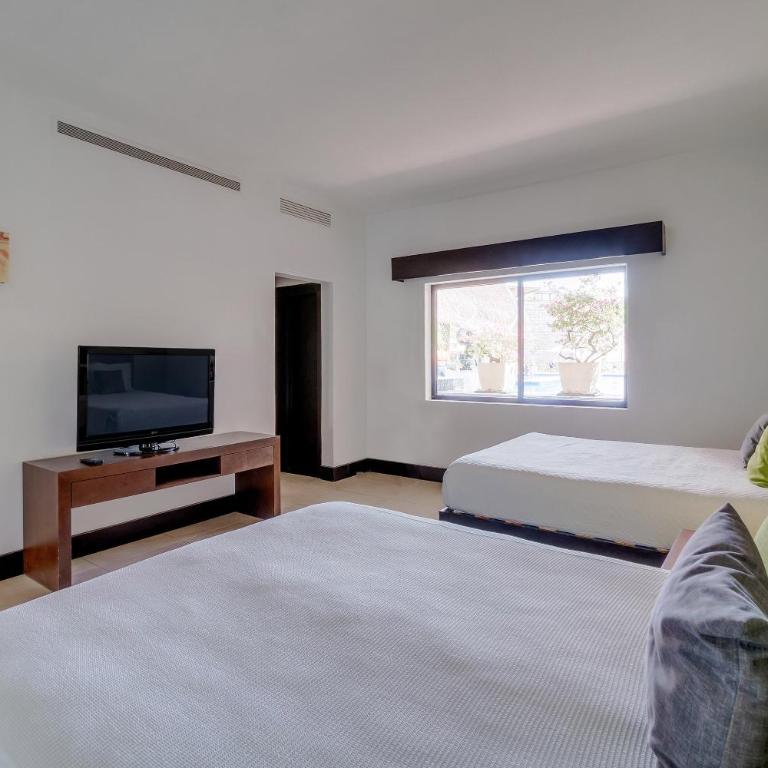 Aldea Thai Tropical Oasis Steps to the Beach - Apartment - 13
