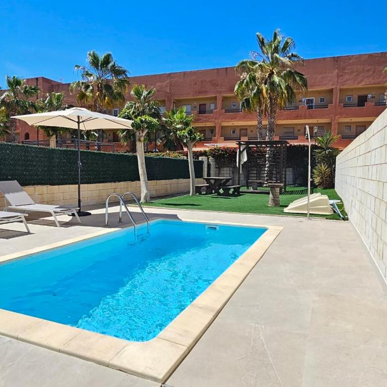 Apartamentos Paraíso Vera Playa, Fatu Hiva, Bajo A con piscina privada en jardín privado, PRIMERA LINEA de PLAYA, WIFI - Apartamento - Planta baja - 1
