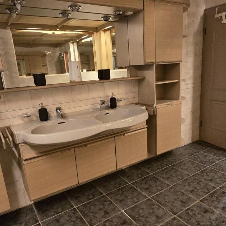 Apartment Alpenblick Watzmann-Kehlstein - TOP Lage im Berchtesgadener Land I bis zu 8 Personen I große Terrasse mit Blick auf die Berge I Smart TV I Billiard I WLAN I kostenloser Parkplatz - Apartment mit 3 Schlafzimmern - 41