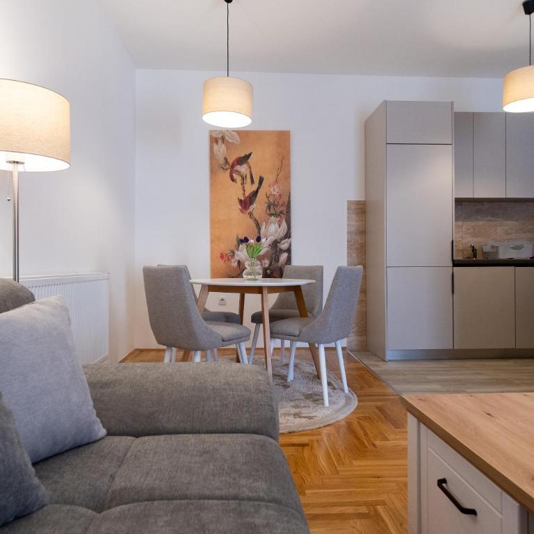 Two-Bedroom Central Oasis - Apartman sa 2 Spavaće Sobe i Balkonom - 21