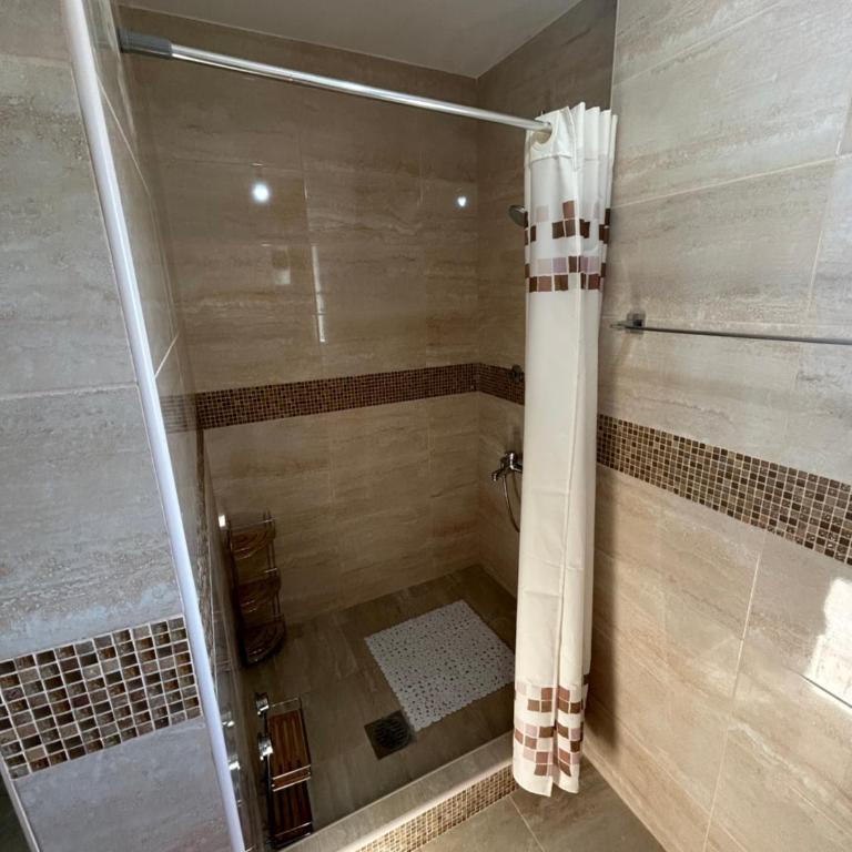 Apartmani Planinska Idila - Three-Bedroom Apartment - High Floor - 11