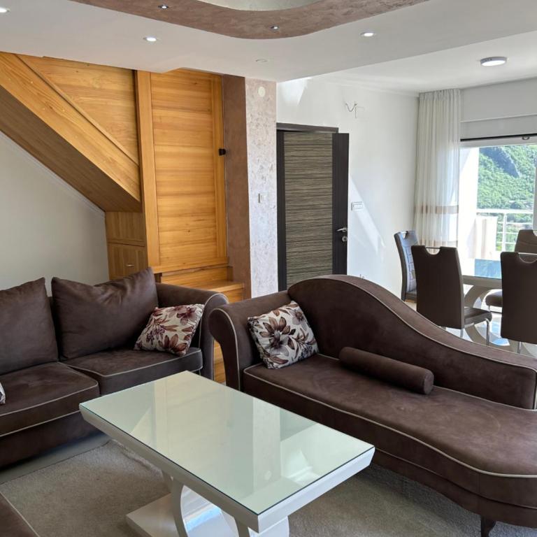 Apartmani Planinska Idila - Three-Bedroom Apartment - High Floor - 17