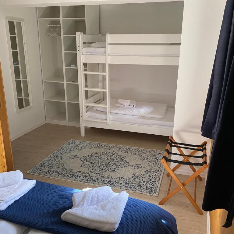 Apartment Alpenblick Watzmann-Kehlstein - TOP Lage im Berchtesgadener Land I bis zu 8 Personen I große Terrasse mit Blick auf die Berge I Smart TV I Billiard I WLAN I kostenloser Parkplatz - Apartment mit 3 Schlafzimmern - 16