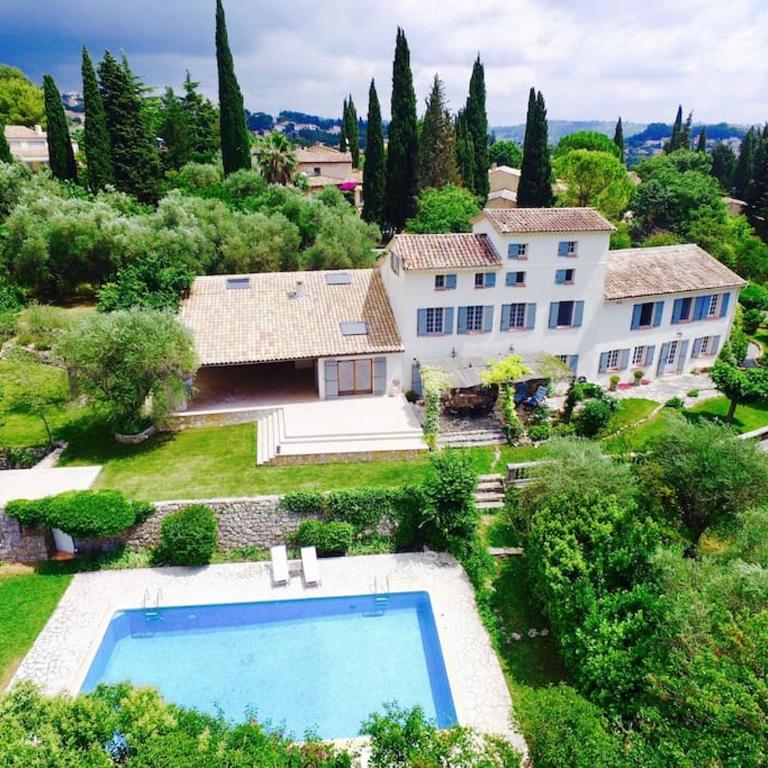 Olive tree garden villa with heated swimming pool and jacuzzi - Villa - 1