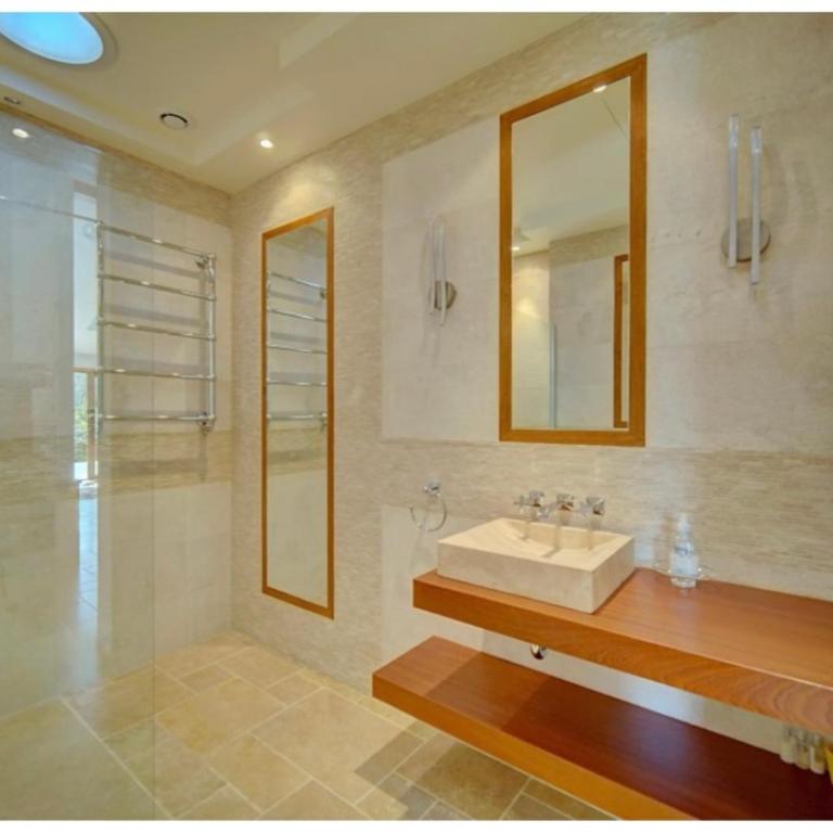 Olive tree garden villa with heated swimming pool and jacuzzi - Villa - 7