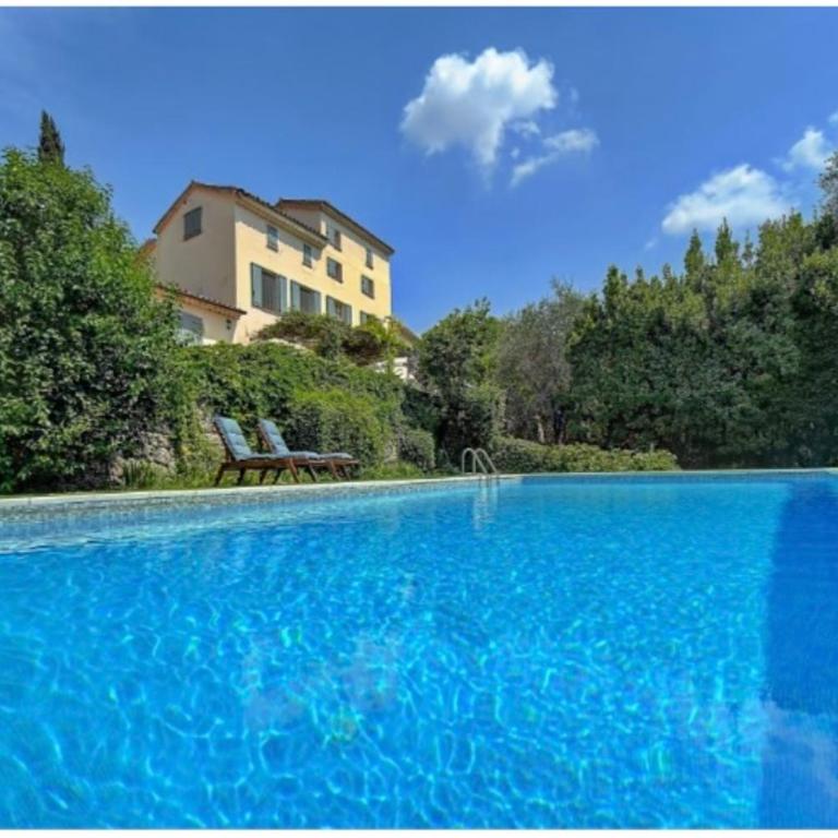 Olive tree garden villa with heated swimming pool and jacuzzi - Villa - 19
