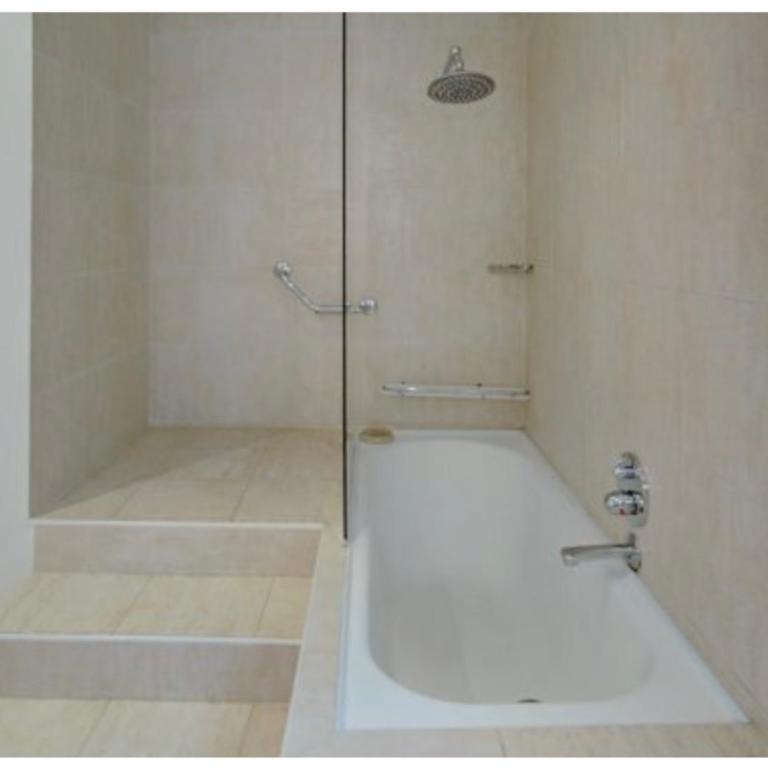 Olive tree garden villa with heated swimming pool and jacuzzi - Villa - 22