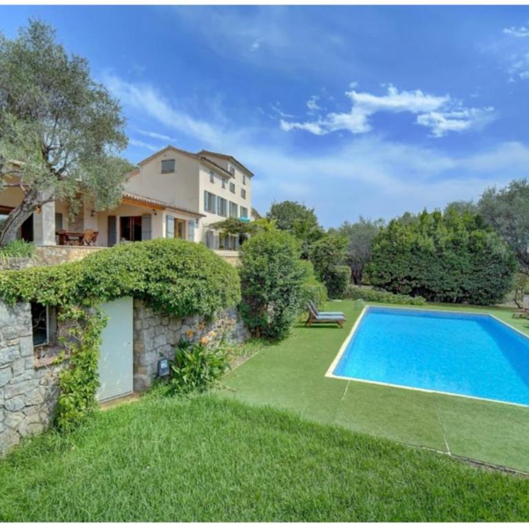 Olive tree garden villa with heated swimming pool and jacuzzi - Villa - 24