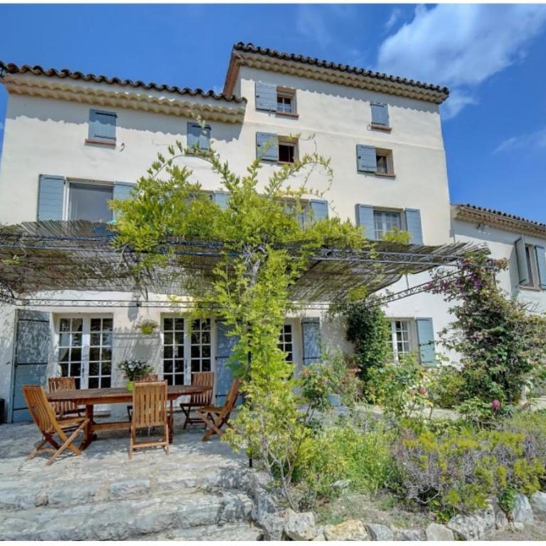 Olive tree garden villa with heated swimming pool and jacuzzi - Villa - 37