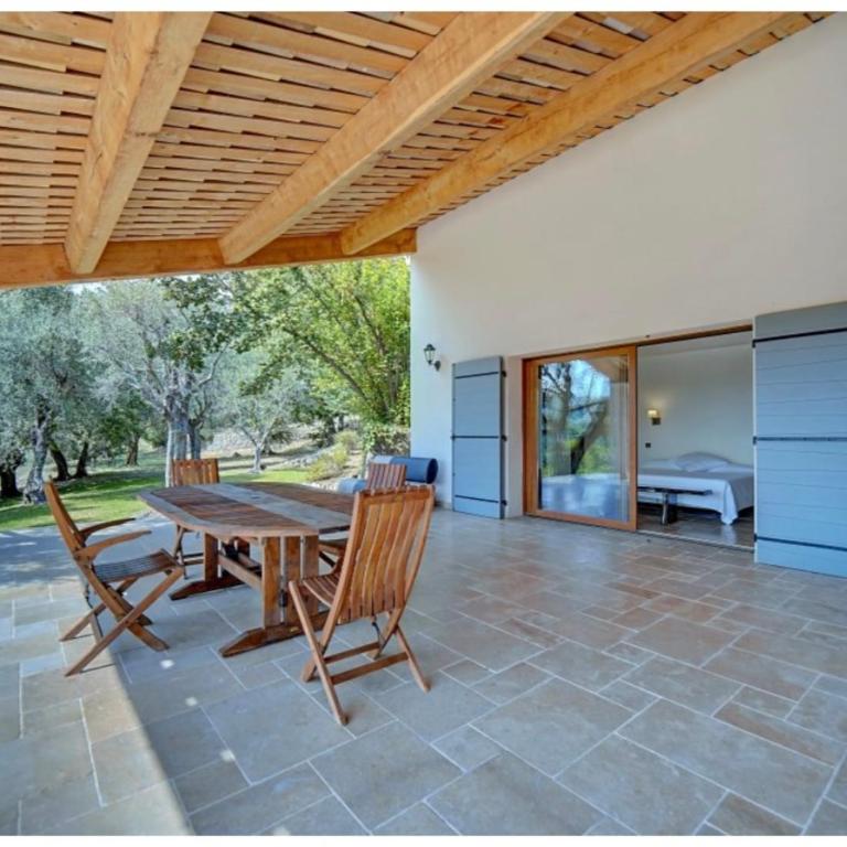 Olive tree garden villa with heated swimming pool and jacuzzi - Villa - 48