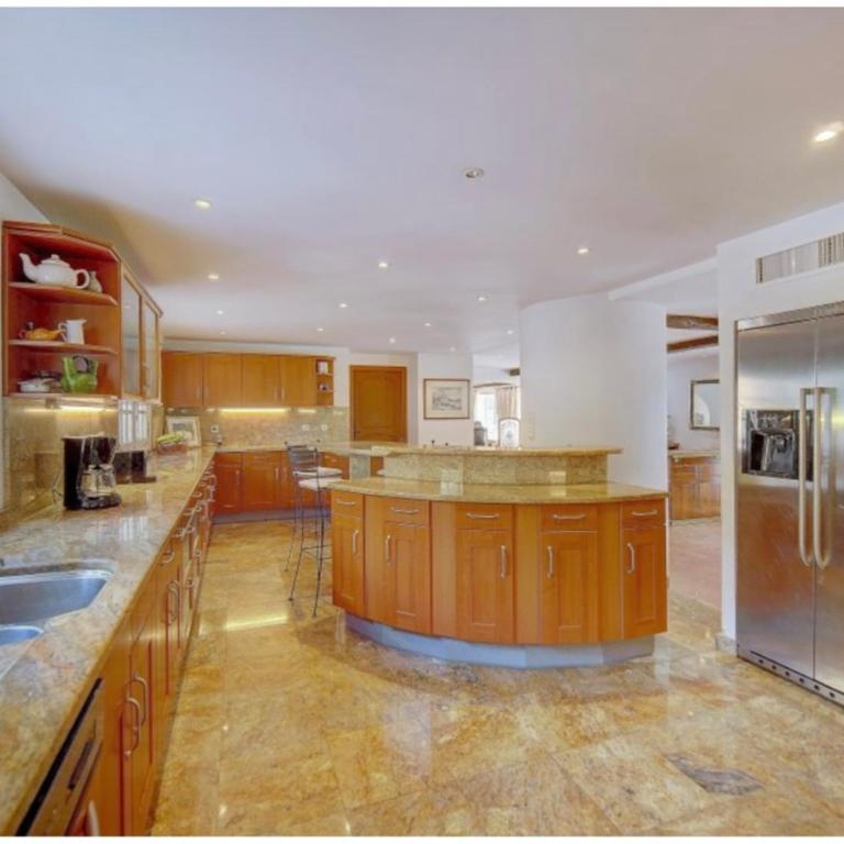 Olive tree garden villa with heated swimming pool and jacuzzi - Villa - 51