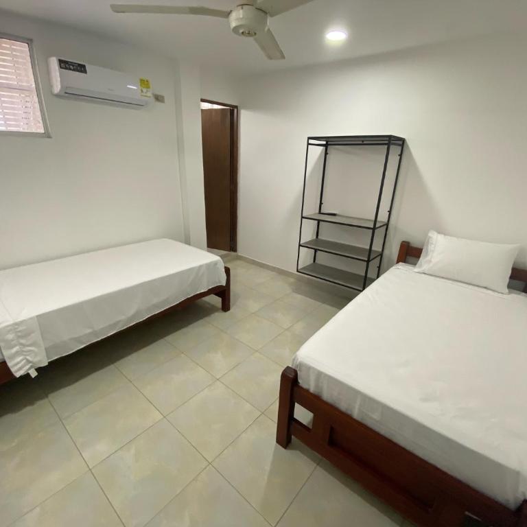 22 Guest House - Habitación Doble con baño privado - 2 camas - 1