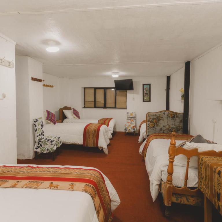 Lucios Cusco - Family Room - 3