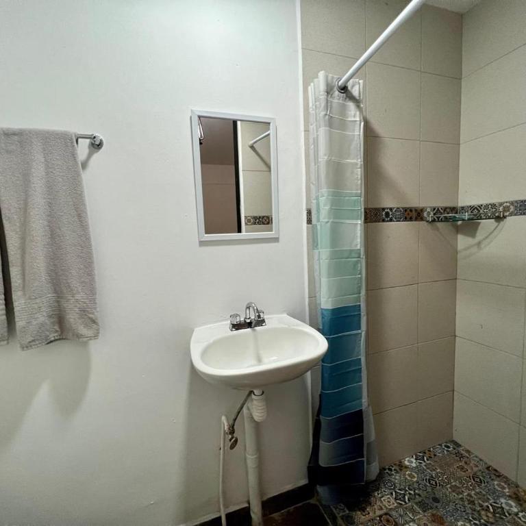 Isla Venados Habitaciones Vacacionales - Habitación Doble con baño privado - 7