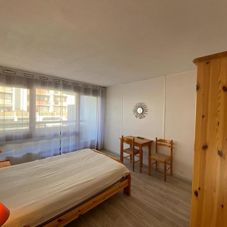 Appartement avec Piscine, Terrasse et Parking à Capbreton, Proche du Port - FR-1-413-198 - Apartment - 10
