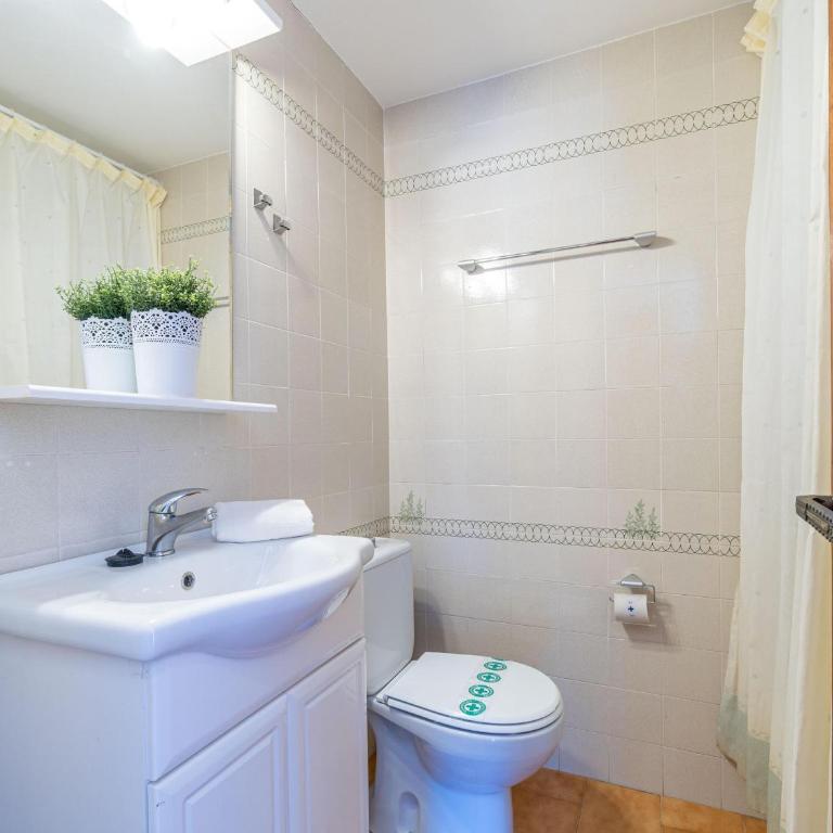 Apartamento con Terraza Grande y Piscina Cerca de la Playa - HISP-288-55 - Apartamento - 25