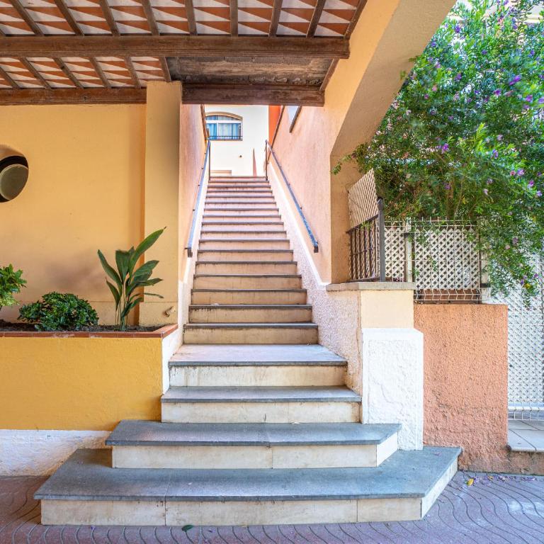 Apartamento con Terraza Grande y Piscina Cerca de la Playa - HISP-288-55 - Apartamento - 30