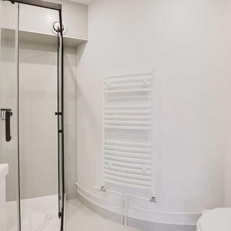 Bright modern studio for 2P - La Defense - Studio - 12