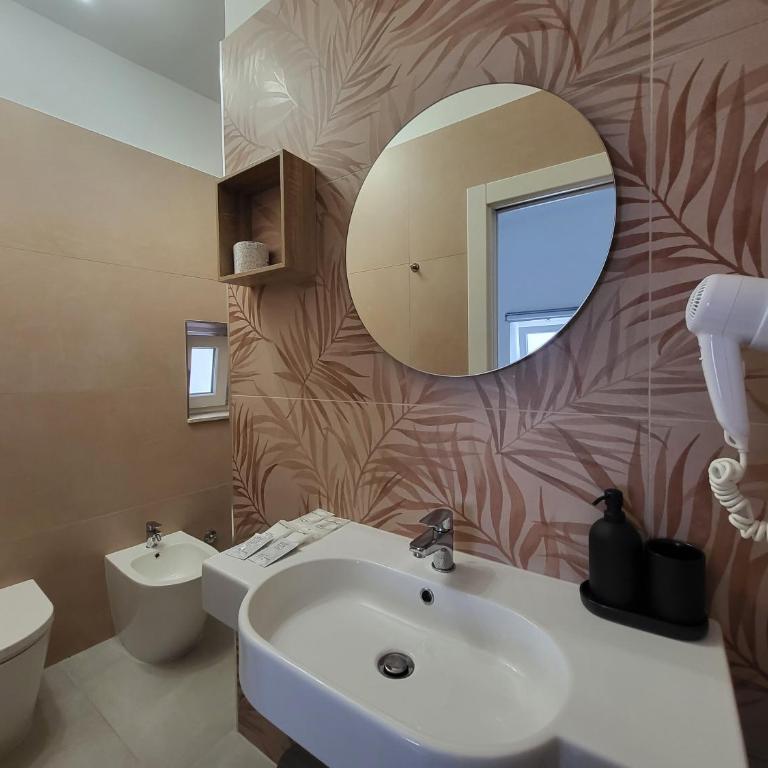 B&B Tra le vie del borgo - Camera Familiare con Balcone - 1