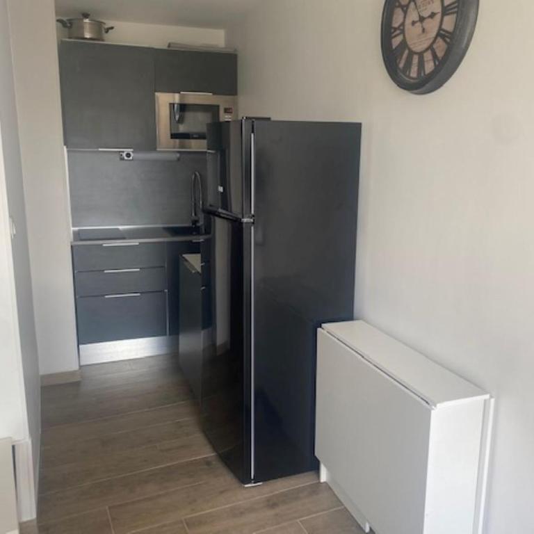 Vittoria Immobilier 6 -REGLEMENT SUR PLACE - chèques vacances acceptés - Studio with Pool View - 4