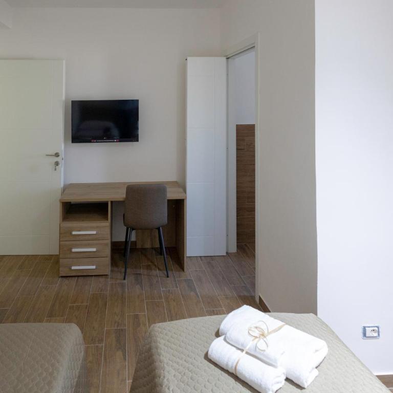 Elysium Affittacamere - Camera Matrimoniale con Bagno Privato - 5