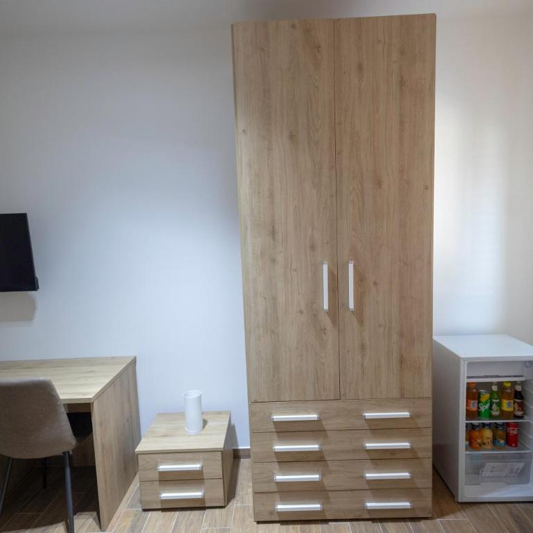 Elysium Affittacamere - Camera Matrimoniale con Bagno Privato - 8