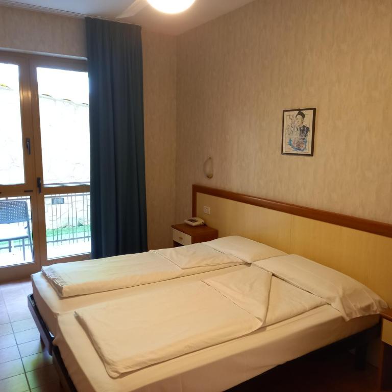 Hotel Florida - Economy Twin Room with Terrace - 3