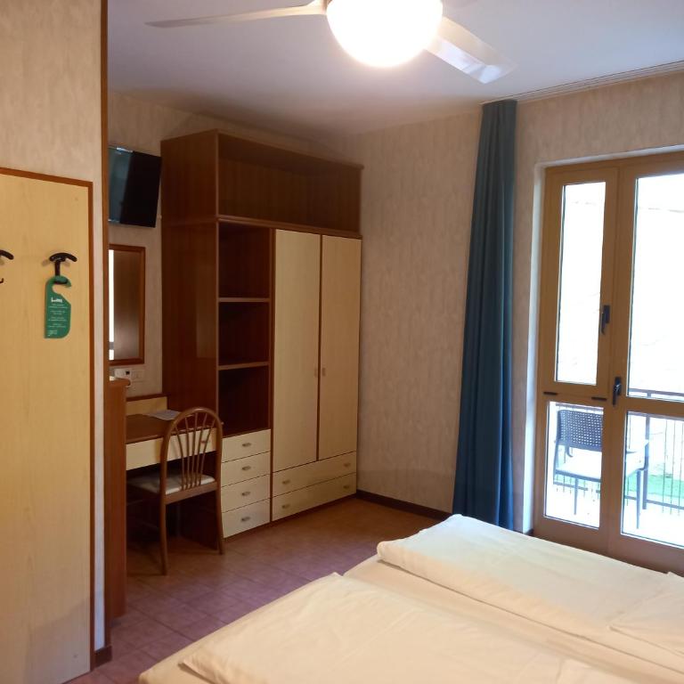 Hotel Florida - Economy Twin Room with Terrace - 4