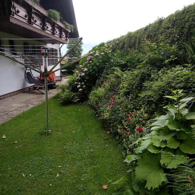 Blumenpension Strauss - Ferienwohnungen - Apartment mit 2 Schlafzimmern - 1