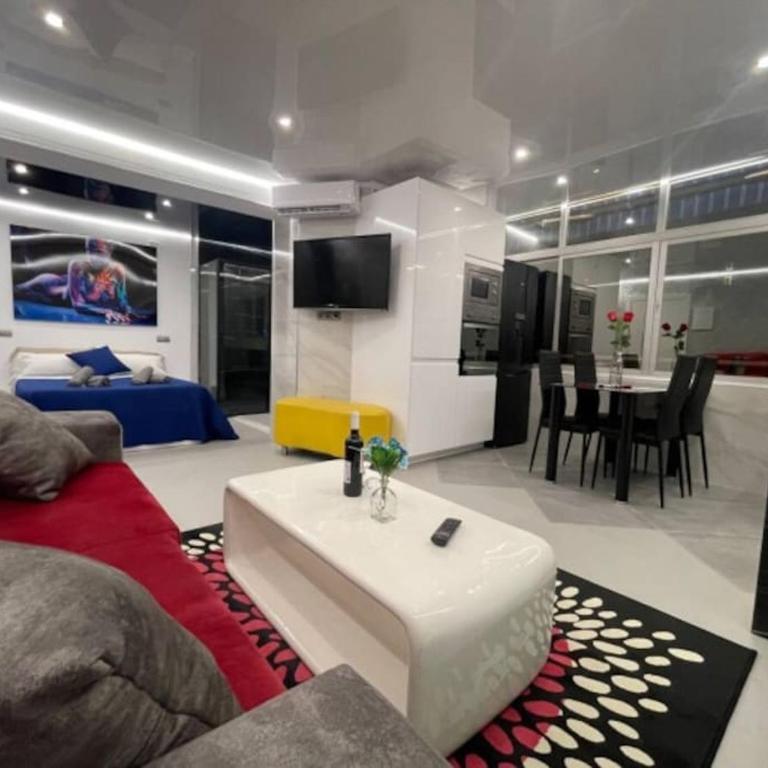 True Colours Apartment , City Center Torremolinos BY NAMASTE ELITE - Apartamento de 1 dormitorio - 39