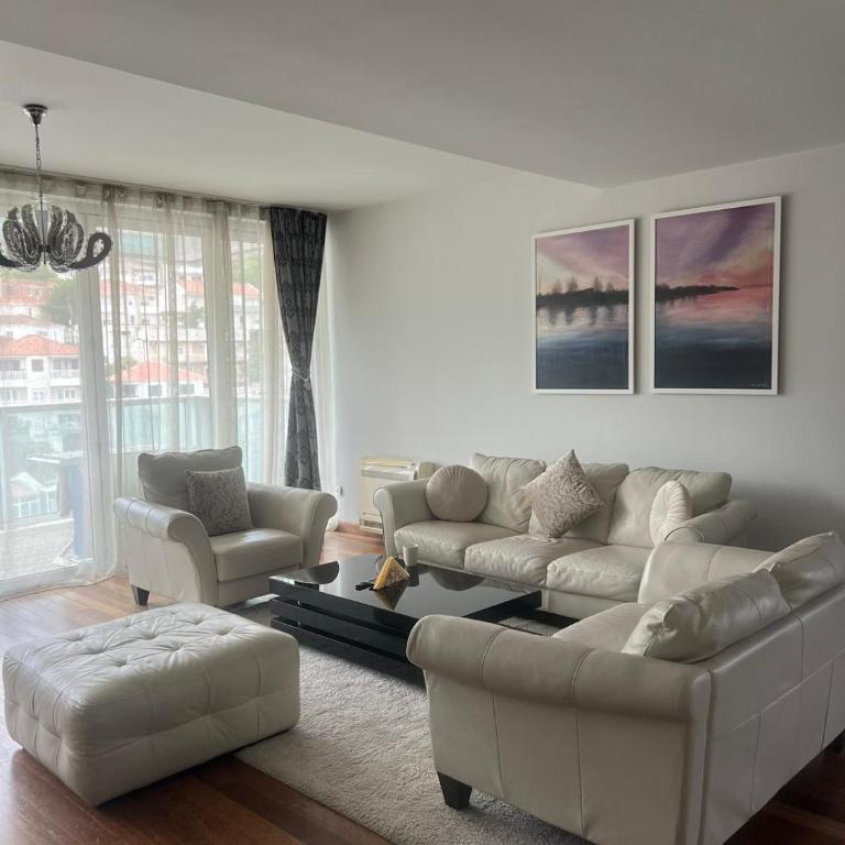 Diamond Hotel & Restaurant - Penthouse Apartment - 14