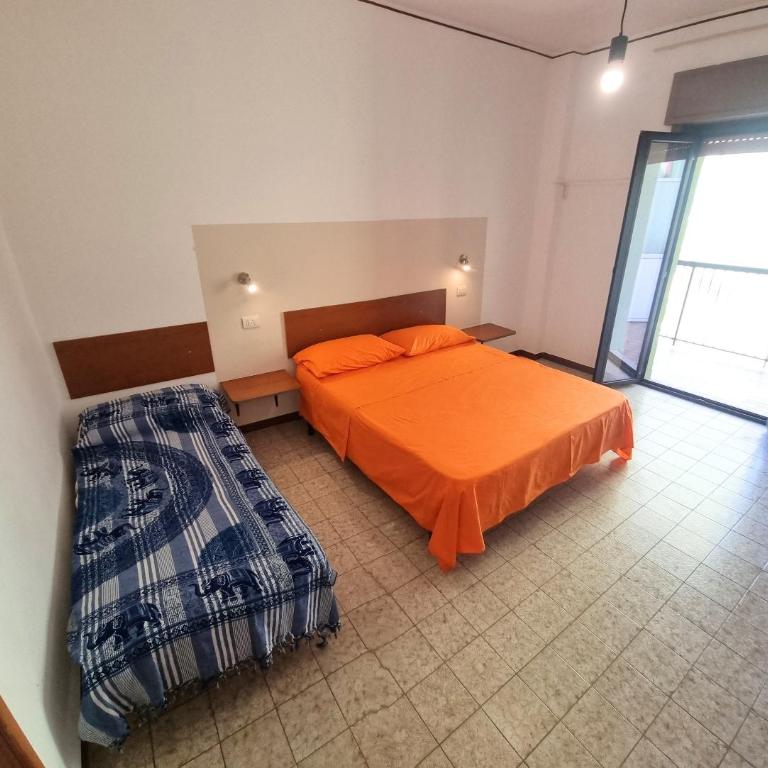 ROSSO - PROPPRO SRL - MILAZZO ISOLE EOLIEe - Appartamento con 2 Camere da Letto, Balcone e Vista mare - 3