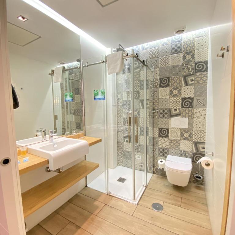 Rosal by Seaward Suites - Double Room with Private Bathroom - 5