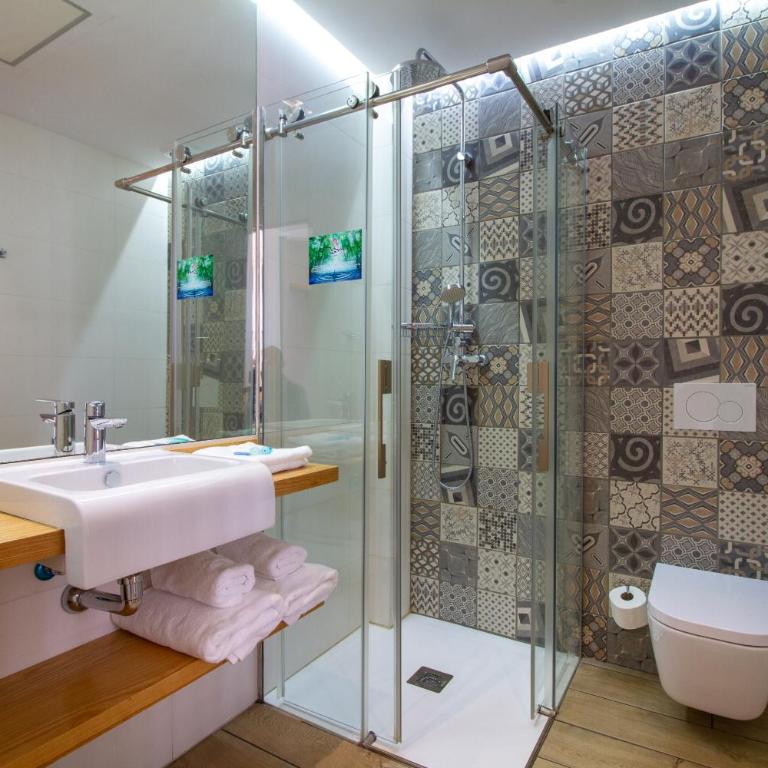 Rosal by Seaward Suites - Double Room with Private Bathroom - 4