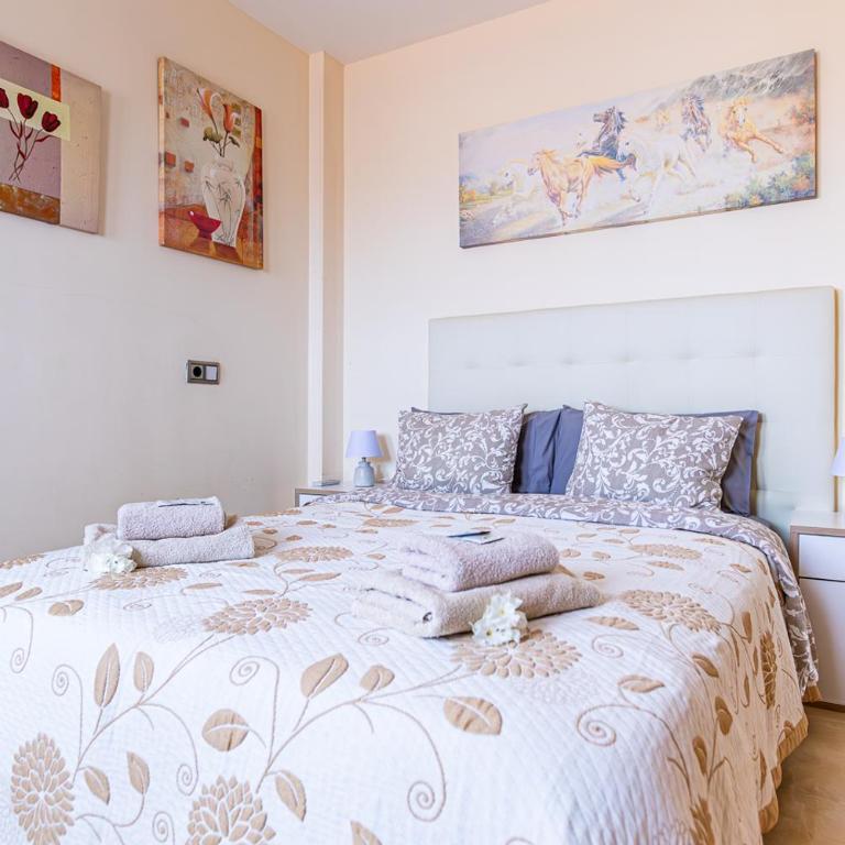 Villa with private pool and magnificent views - Villa - 16