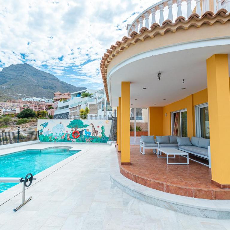 Villa with private pool and magnificent views - Villa - 5