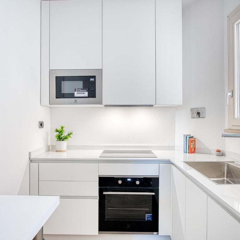 GuestHost - Luxury Residence Oikos - Apartment with Parking - Appartamento con 2 Camere da Letto - 3