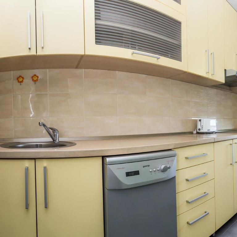 Belville Twin Apartments - Apartman sa Terasom - 10