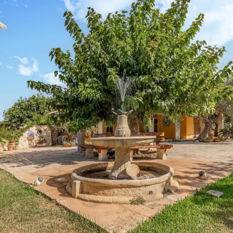 3 Bedroom Beach Front Home In Marina Di Marza - Three-Bedroom Vacation Home - 26
