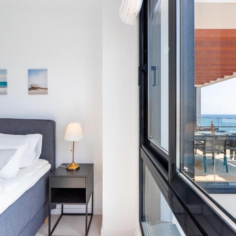 Penthouse Middle Views - Three-Bedroom Apartment with Sea View - 22
