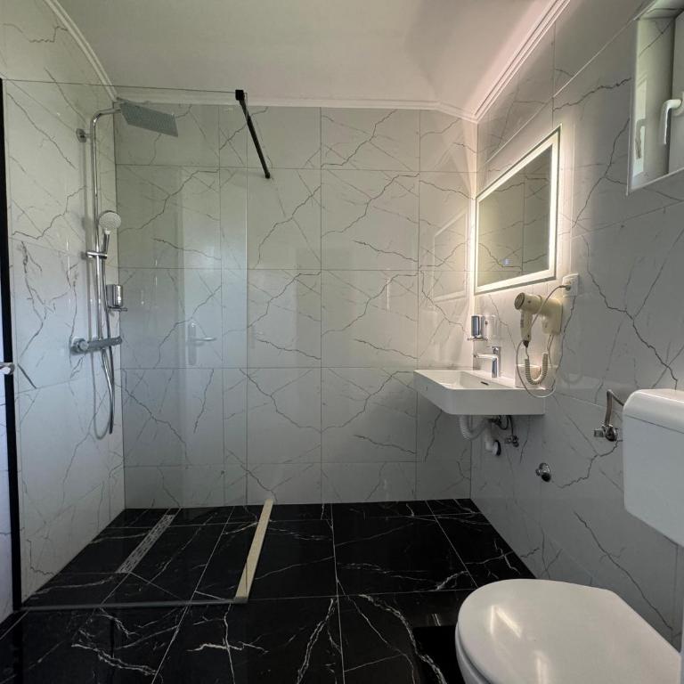 Hotel Villa Nadin - Double Room - 13