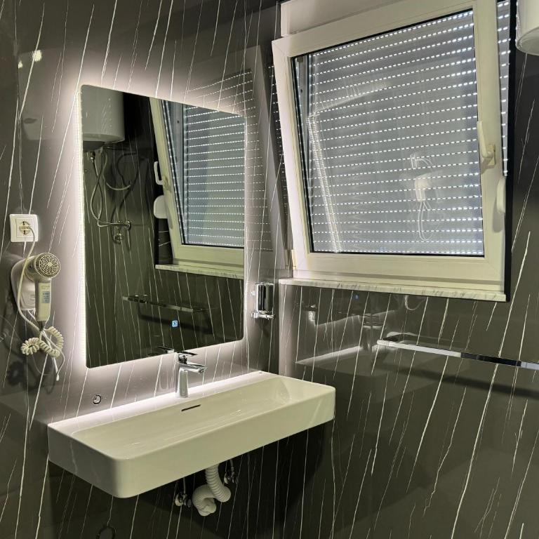 Hotel Villa Nadin - Double Room - 6