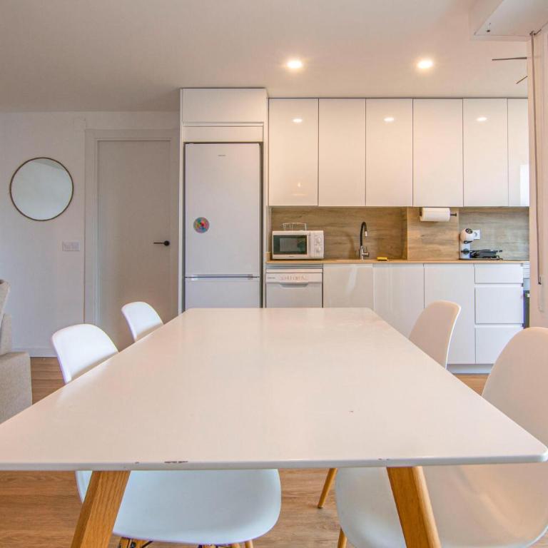 Awesome Apartment In Cullera With House Sea View - Three-Bedroom Apartment - 6