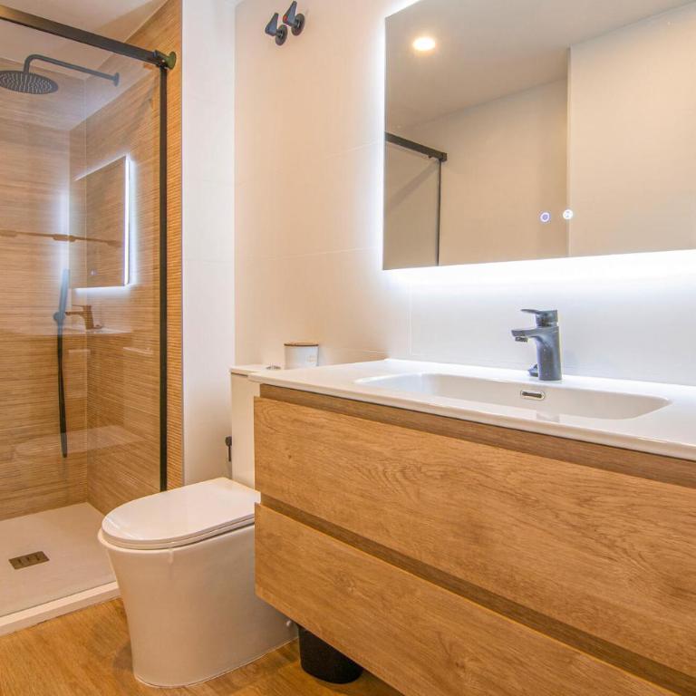 Awesome Apartment In Cullera With House Sea View - Three-Bedroom Apartment - 19