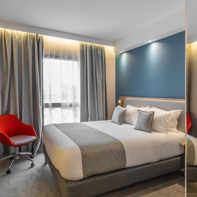 Holiday Inn Express Ajaccio by IHG - Chambre Lit Queen-Size Standard - Petit-Déjeuner Gratuit - 1