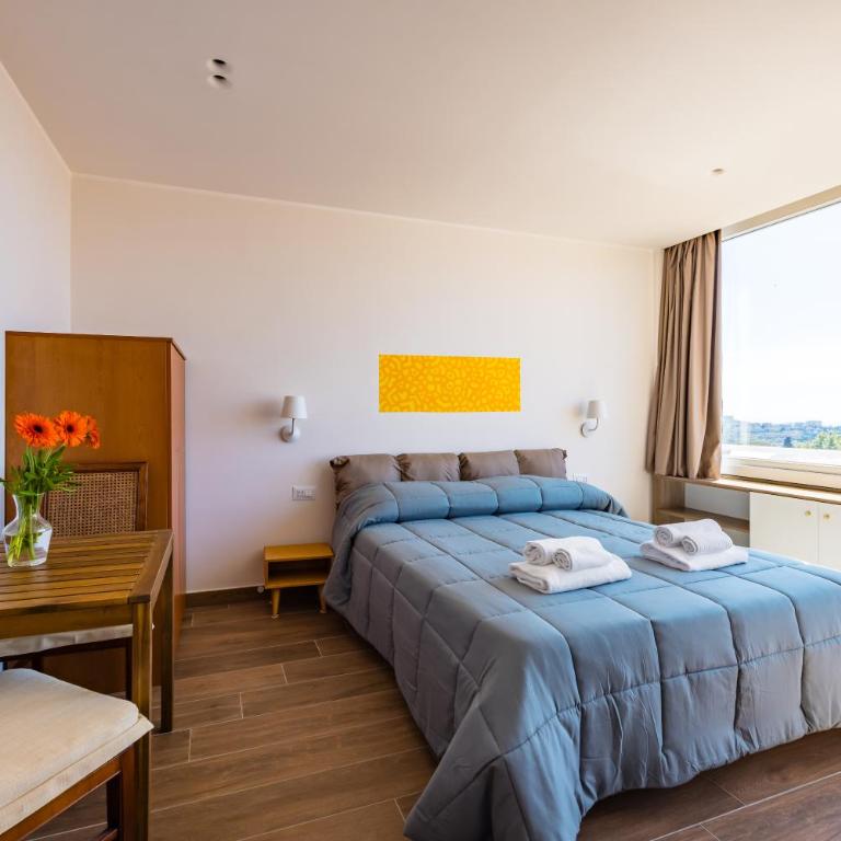 Chiave di Fuga by NapoliApartments - Camera Matrimoniale Deluxe con Vista Mare Laterale - 8